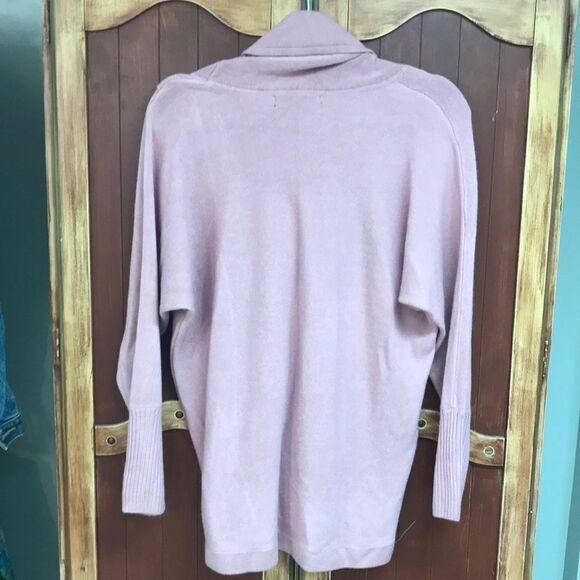 Beautiful Adrienne Vittadini Sweater  - Picture 6 of 6